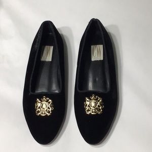 Vintage 90’s  Clifford and Willis velvet flats with gold metal detail. Size 7.5